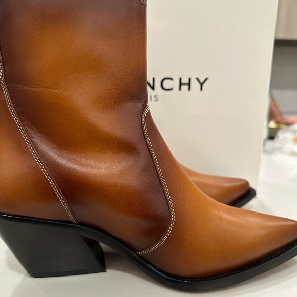 GIVENCHY COWBOY BOOTS - Picture 4 of 6